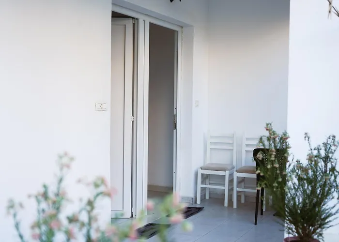 Dolanit Apartments